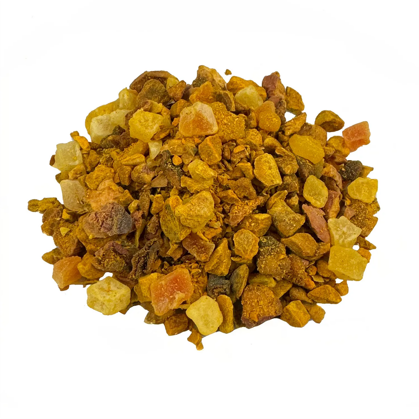 Früchtetee Kurkuma Mango Apple. Der Früchtetee hat eine intensive orange Farbe. Die einzelnen Zutaten sind gut zu erkennen. Er sieht sehr lecker aus.